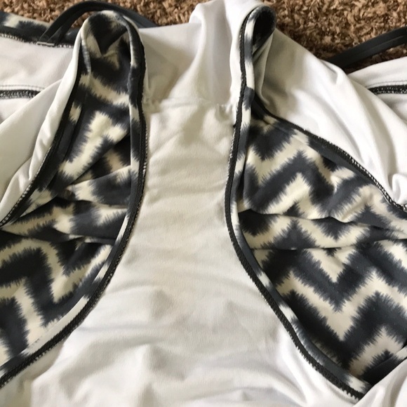 XL Liz Lange maternity swimsuit - Picture 6 of 6